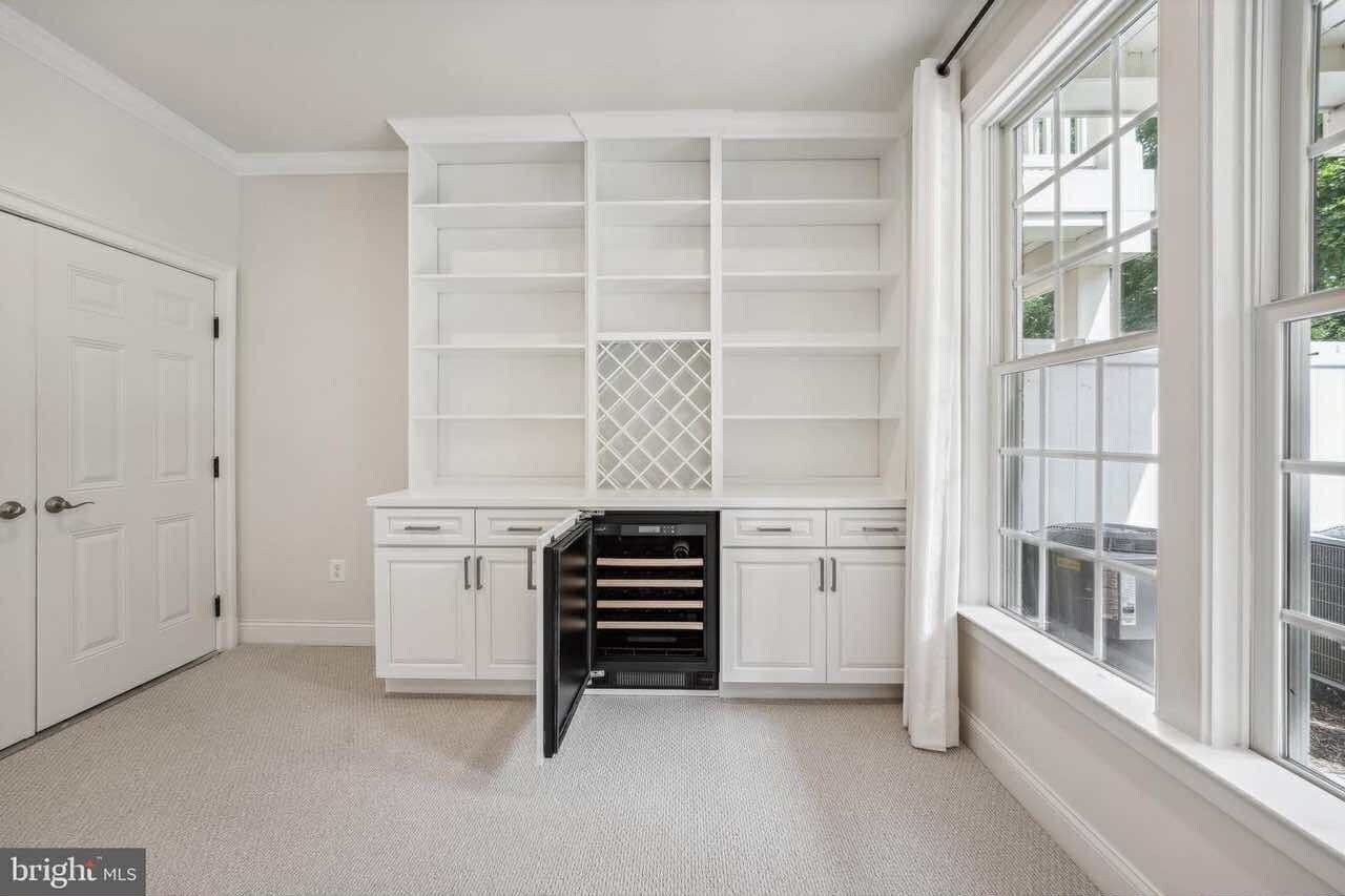 Building Photo - 10669 Yorktown Ct