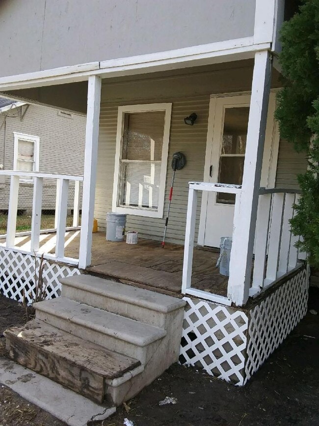 Building Photo - Home For Rent