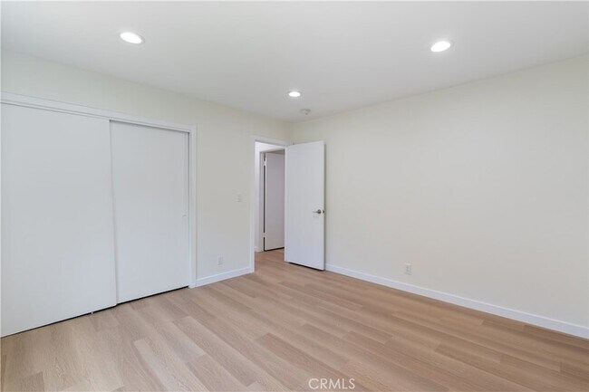 Building Photo - 2049 Tustin Ave