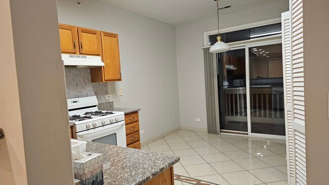 Building Photo - 151 N Waters Edge Dr