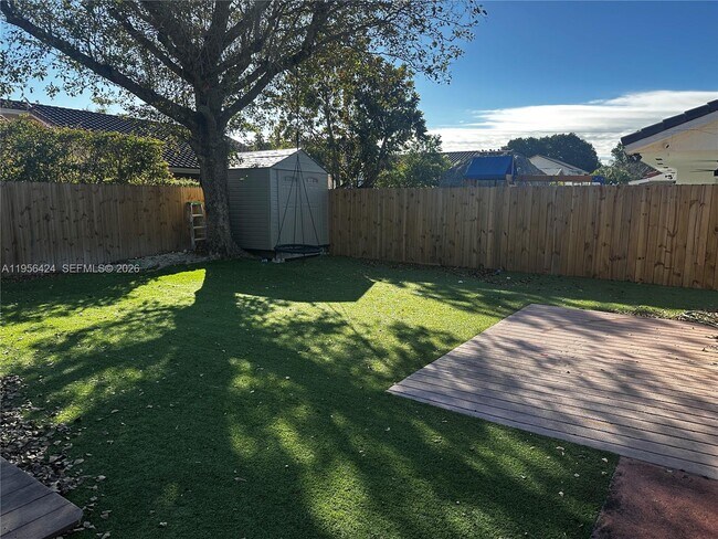 Building Photo - 4249 SW 154th Ave