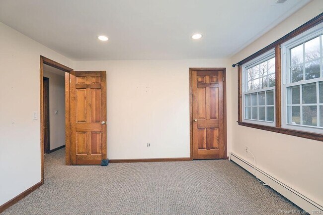 Building Photo - 4 Fermily Ln