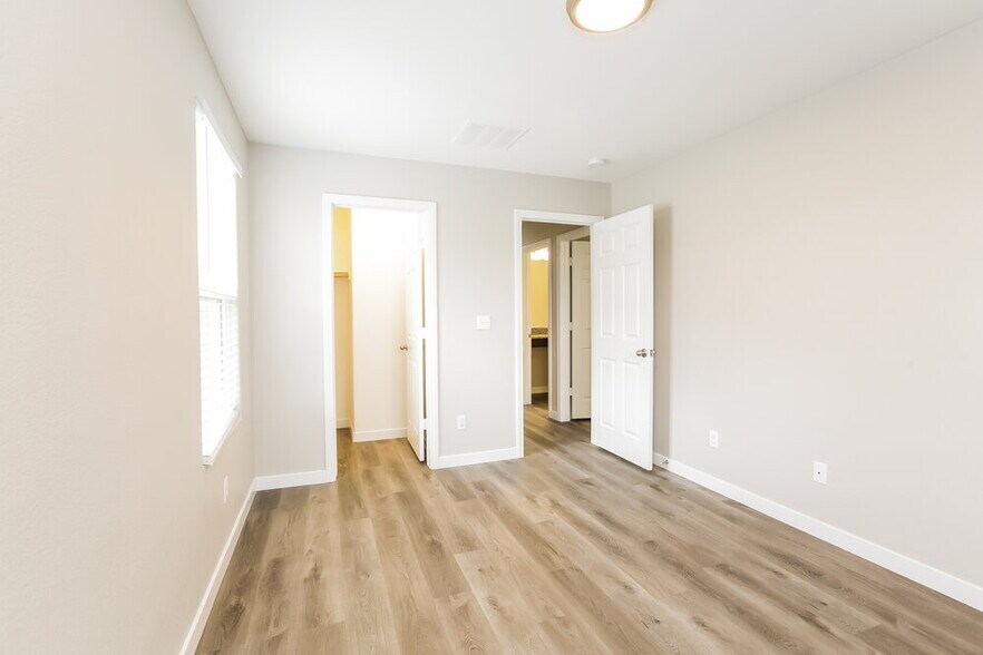 Building Photo - 7376 Cobbhan Dr