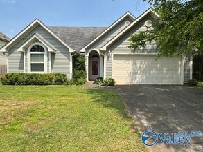 Building Photo - 109 SW Brushcreek Dr