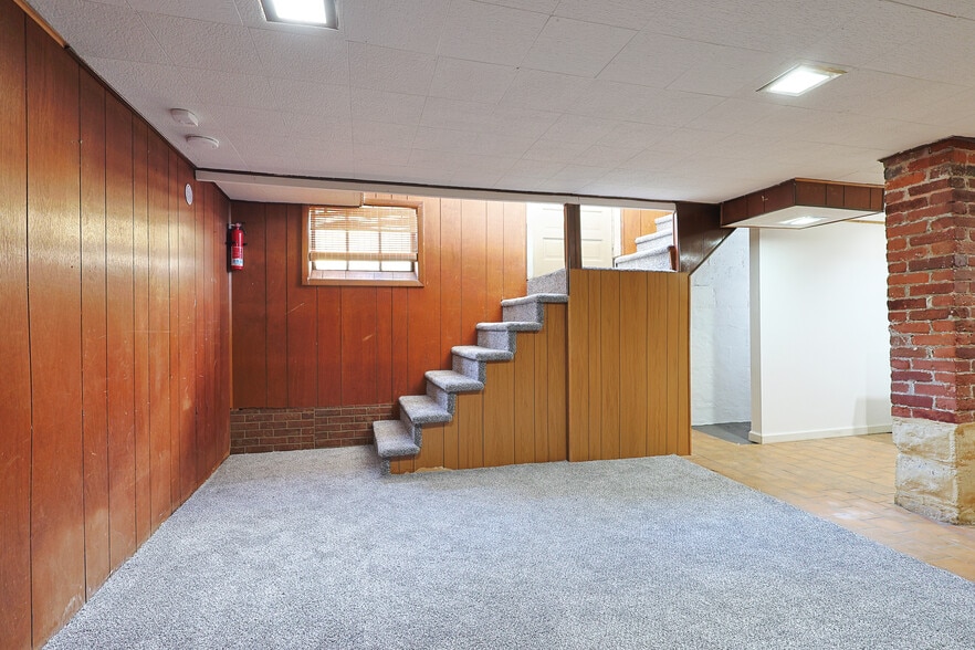 Building Photo - 36 Hawthorne Ave