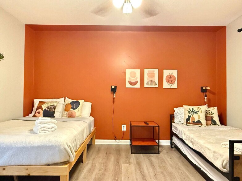 Building Photo - 1275 Sweet Pine Dr