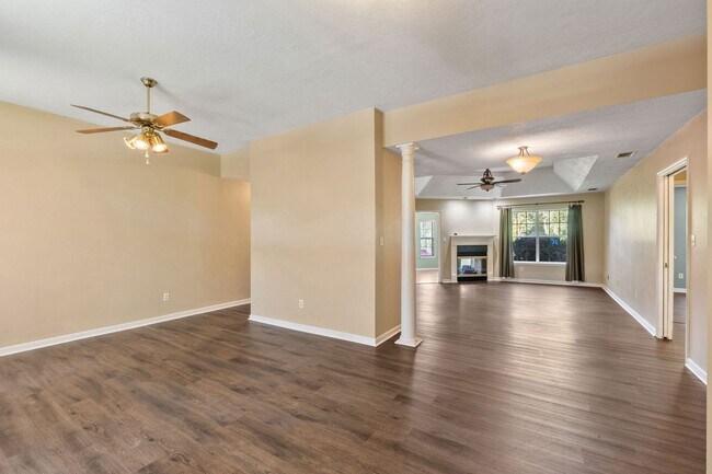 Building Photo - 928 Hunting Horn Wy