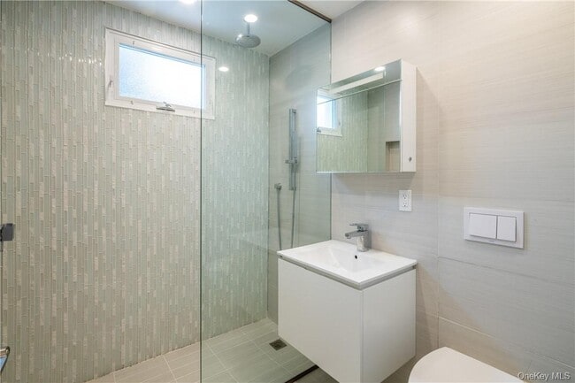 Building Photo - 14 Dimsdale Dr