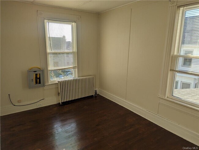 Building Photo - 20 Pine St