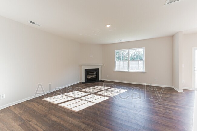 Building Photo - 114 Sequoia Frst Dr
