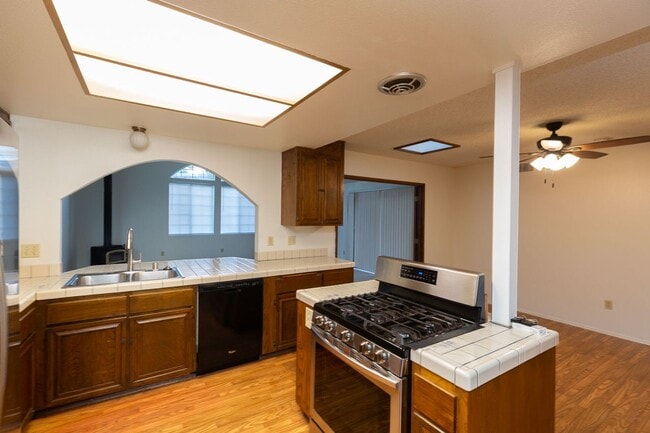 Building Photo - Single Story 3 Bed 2 Bath Home in Poway- Silverset Park