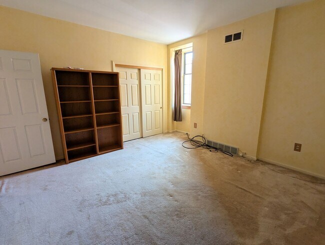 Building Photo - 312 Denniston St