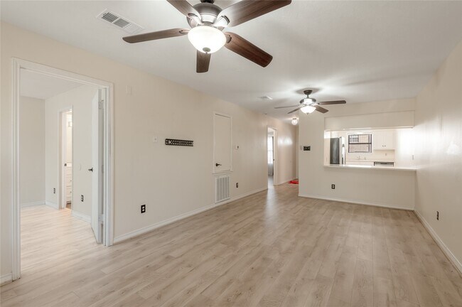 Building Photo - 1401 Ave O