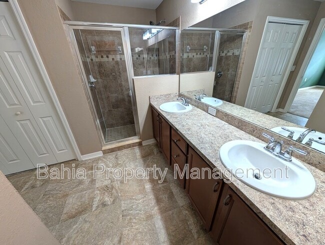 Building Photo - 722 Vineyard Reserve Ct