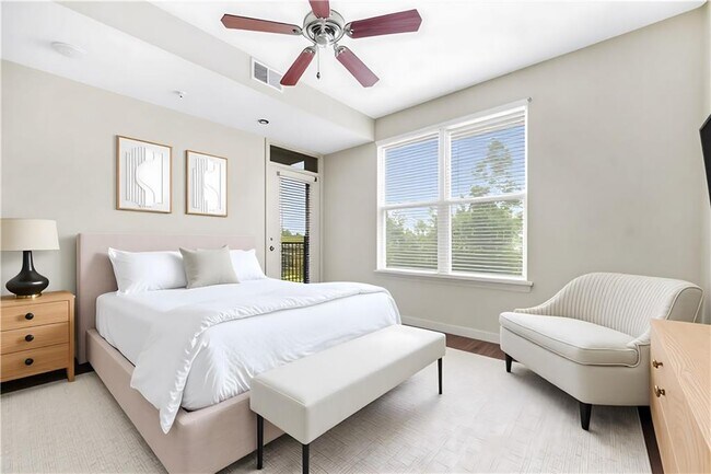 Building Photo - 390 17th St