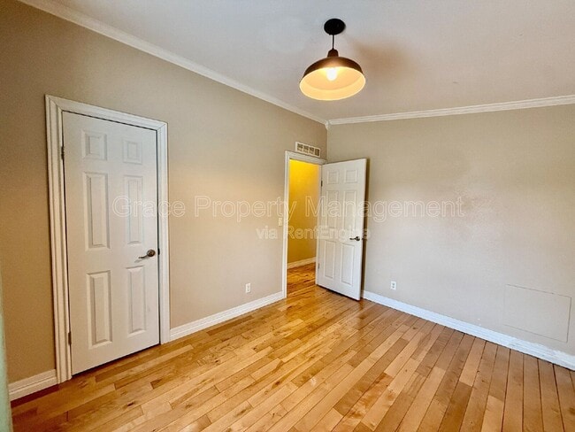 Building Photo - 501 Prairie Ave
