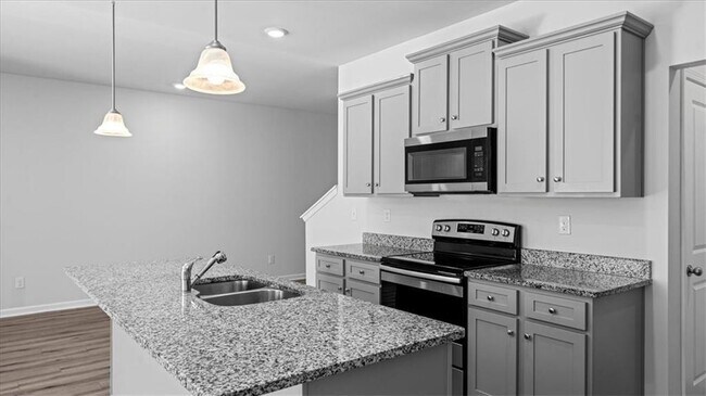 Building Photo - 7573 Knoll Hollow Rd