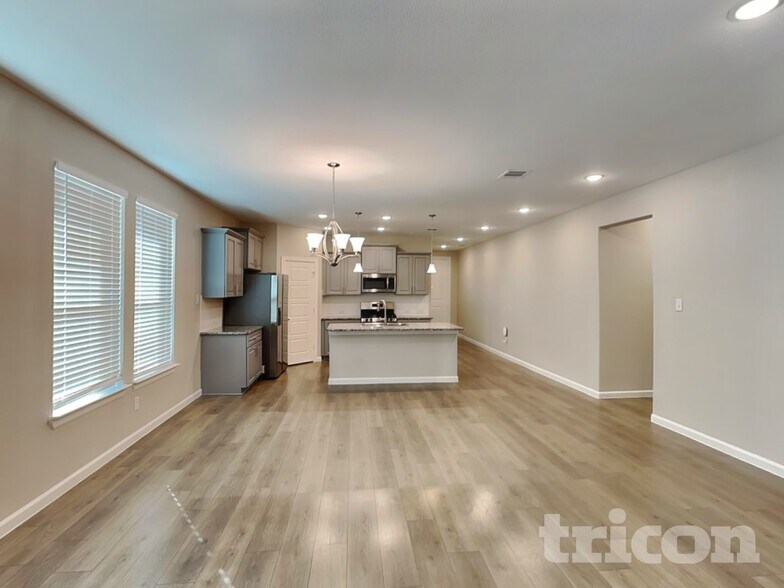 Building Photo - 540 Hazeltine Rd