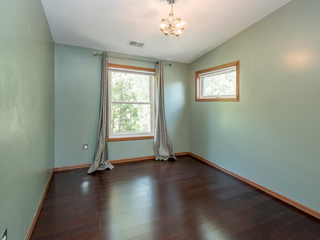 Building Photo - 961 18th Ave SE