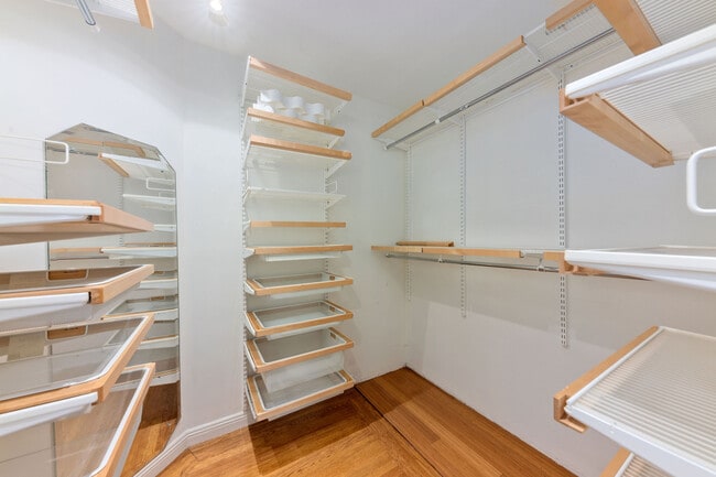 Building Photo - 2255 Beach St