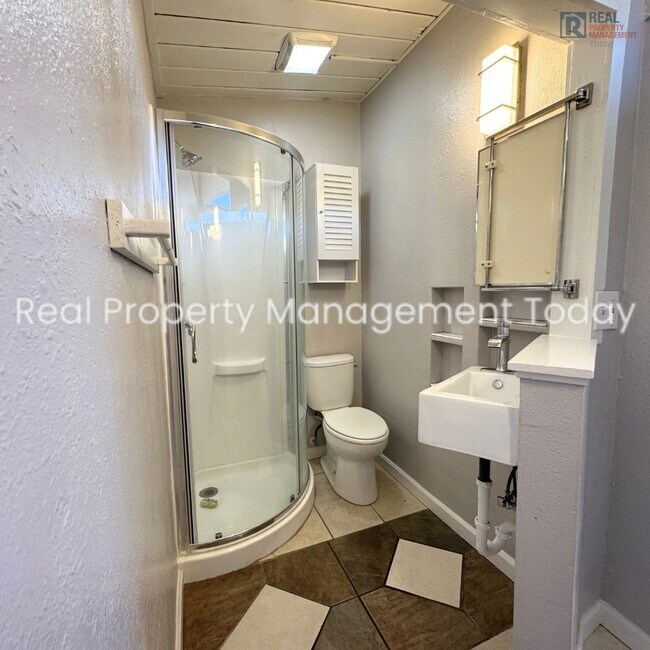 Building Photo - Perez - 105 (Cascade Group - Gold)