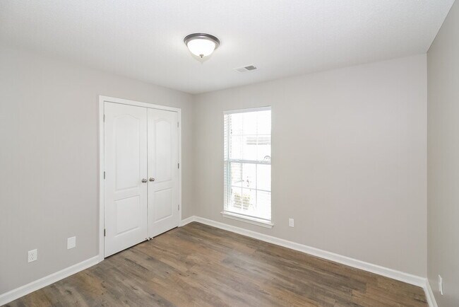 Building Photo - 8331 Grayce Dr