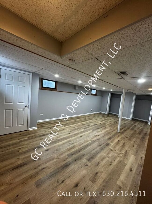 Building Photo - 1104 W 187th St