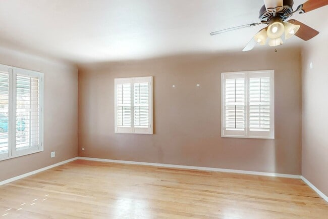 Building Photo - Charming 3 bedroom, 2 bath home in Central El Paso! Special No admin fee, $29 application fee!
