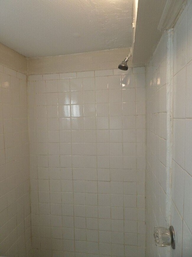 Building Photo - 2242 23rd Ave S