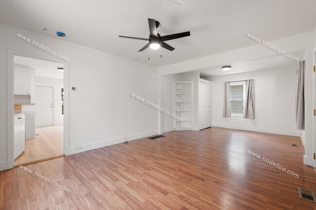 Building Photo - Pet-Friendly Portsmouth Bungalow with Fenc...