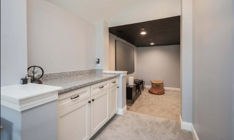 Building Photo - 615 Jim Cedar Dr