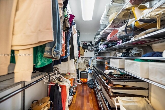 Building Photo - 10670 SW 77th Ave