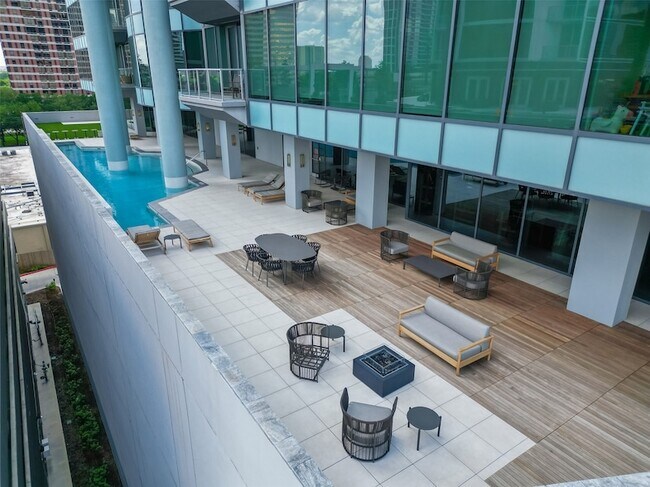 Building Photo - 1600 Post Oak Blvd