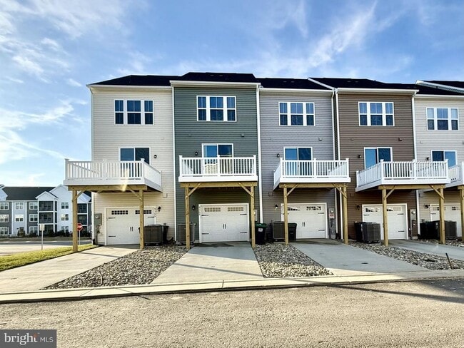 Building Photo - 9366 Tanfield Dr