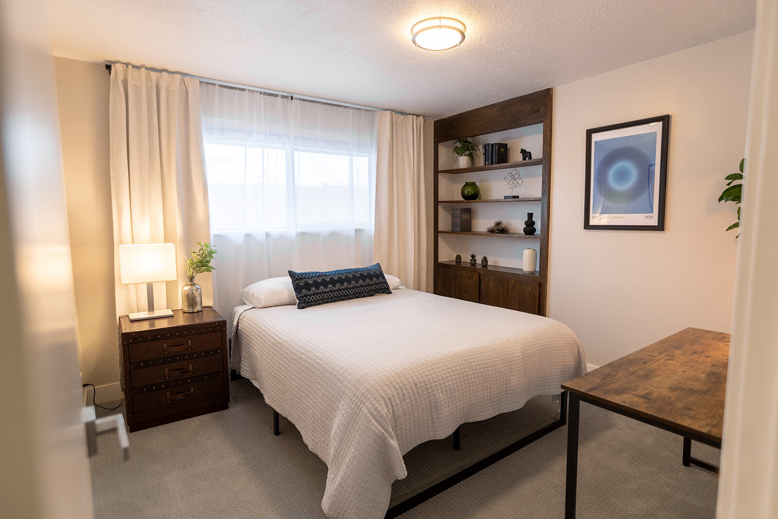 Building Photo - 894 E 840 N