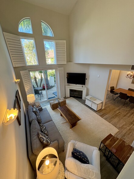 Building Photo - 6483 Zuma View Pl