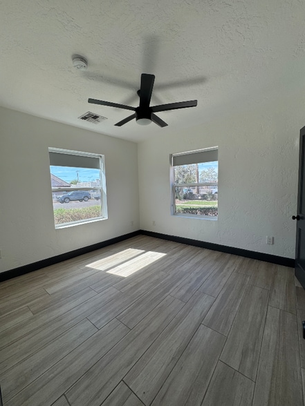 Building Photo - 1616 E Willetta St