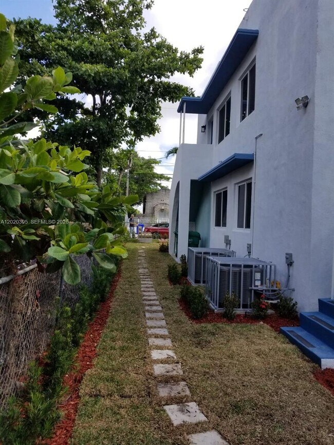 Building Photo - 354 NW 59th Terrace
