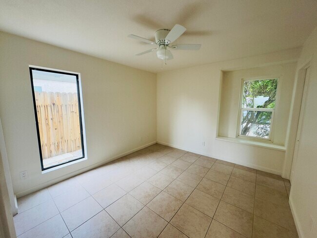 Building Photo - 3282 N Mica Dr