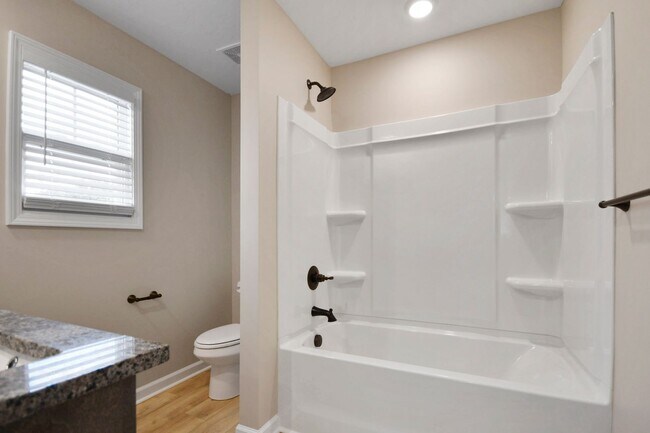 Building Photo - Pet Friendly Three Bedroom!