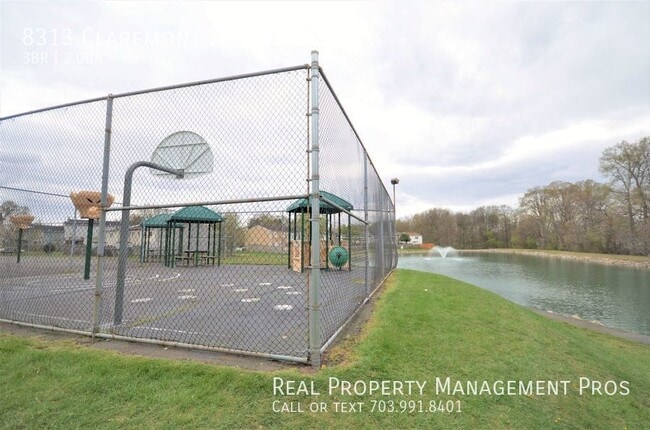 Building Photo - 8313 Claremont Woods Dr