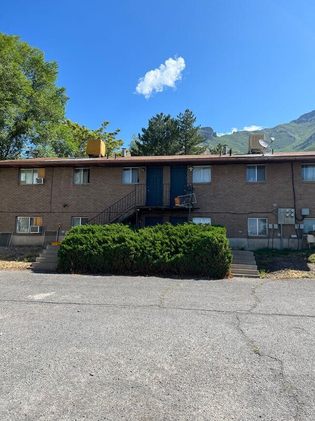 Building Photo - South Provo 2 bedroom apartment!