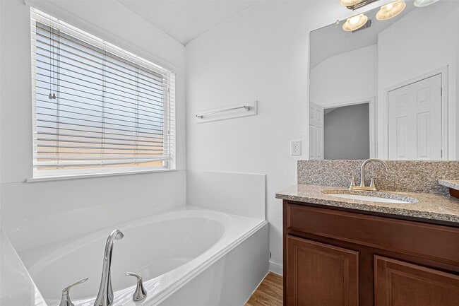 Building Photo - 16930 Creek Mountain Dr