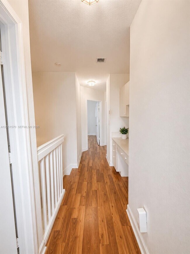 Building Photo - 5724 NW 112th Pl