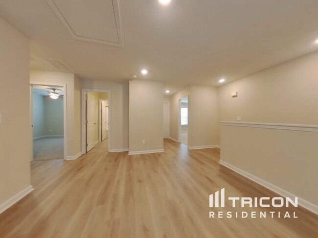 Building Photo - 331 Leyland Crossing