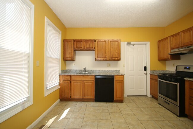 Building Photo - 324 Winthrop Ave