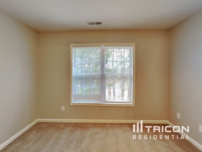 Building Photo - 731 Longitude Way