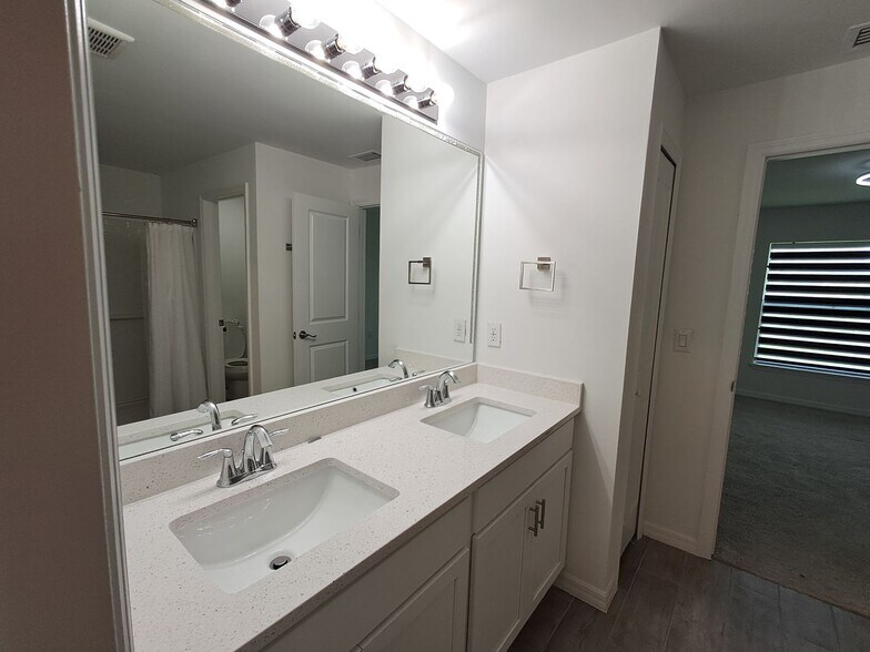 Building Photo - $500.00 Off First Month!!! Beautiful New 3/2 home in Lehigh!!!!