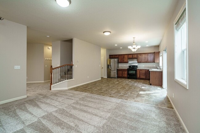 Building Photo - $500 Move In Special  4 Bedroom 2.5 Bath N...