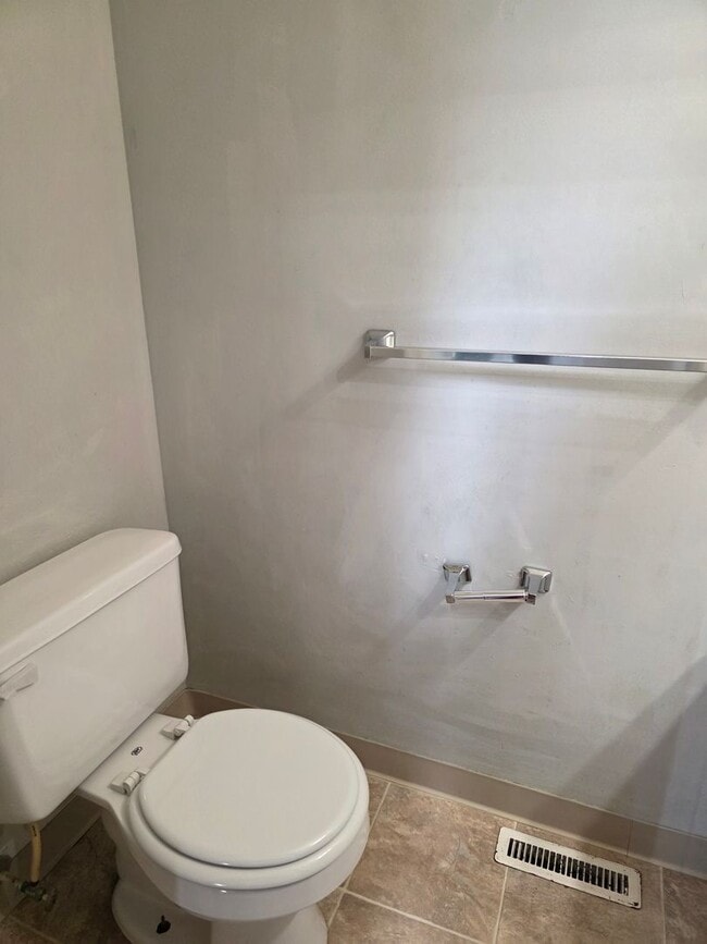 Building Photo - Townhouse in Newark/Bear Area